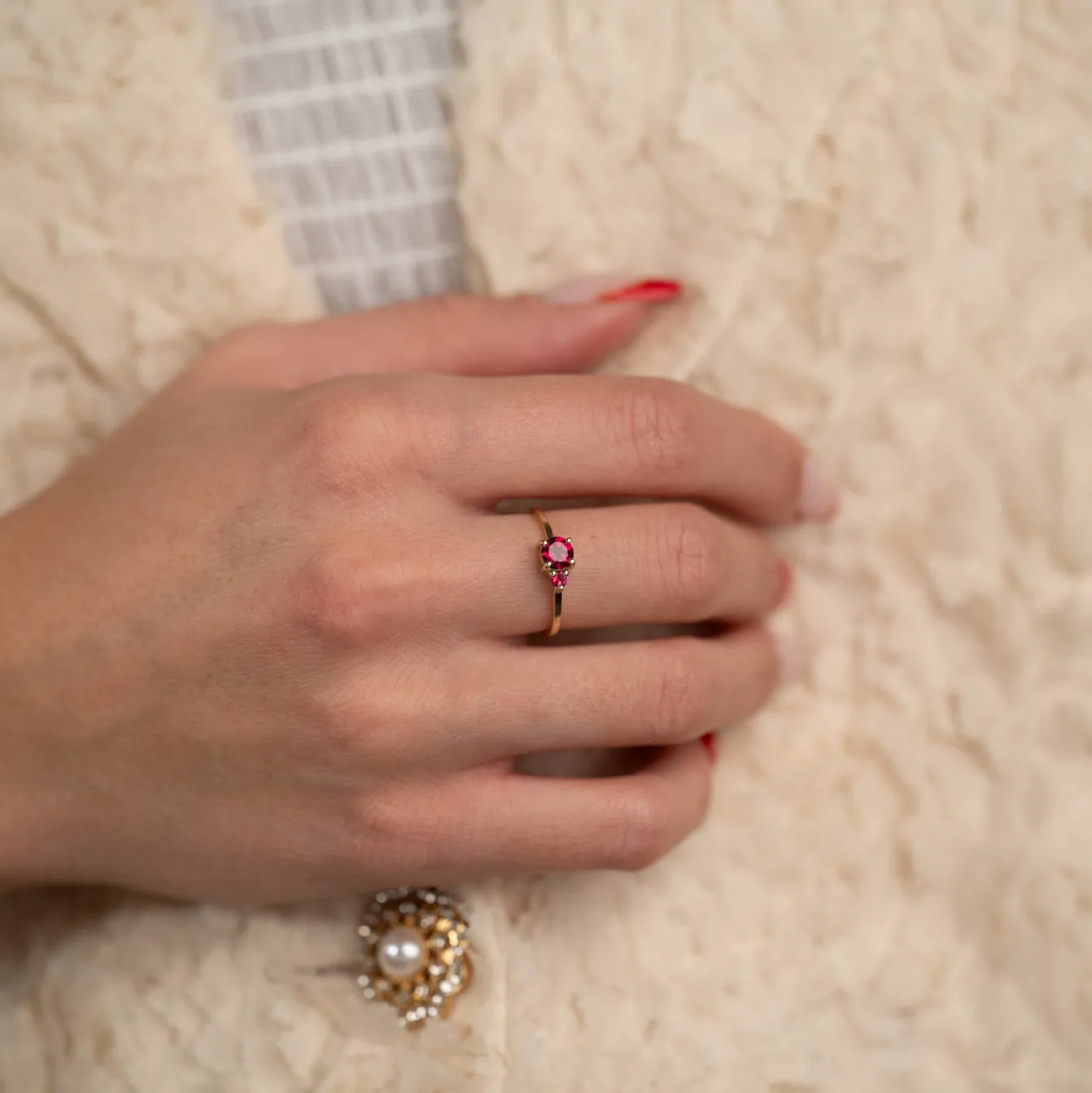 GLADIS PINK RHODOLITE SOLID GOLD RING