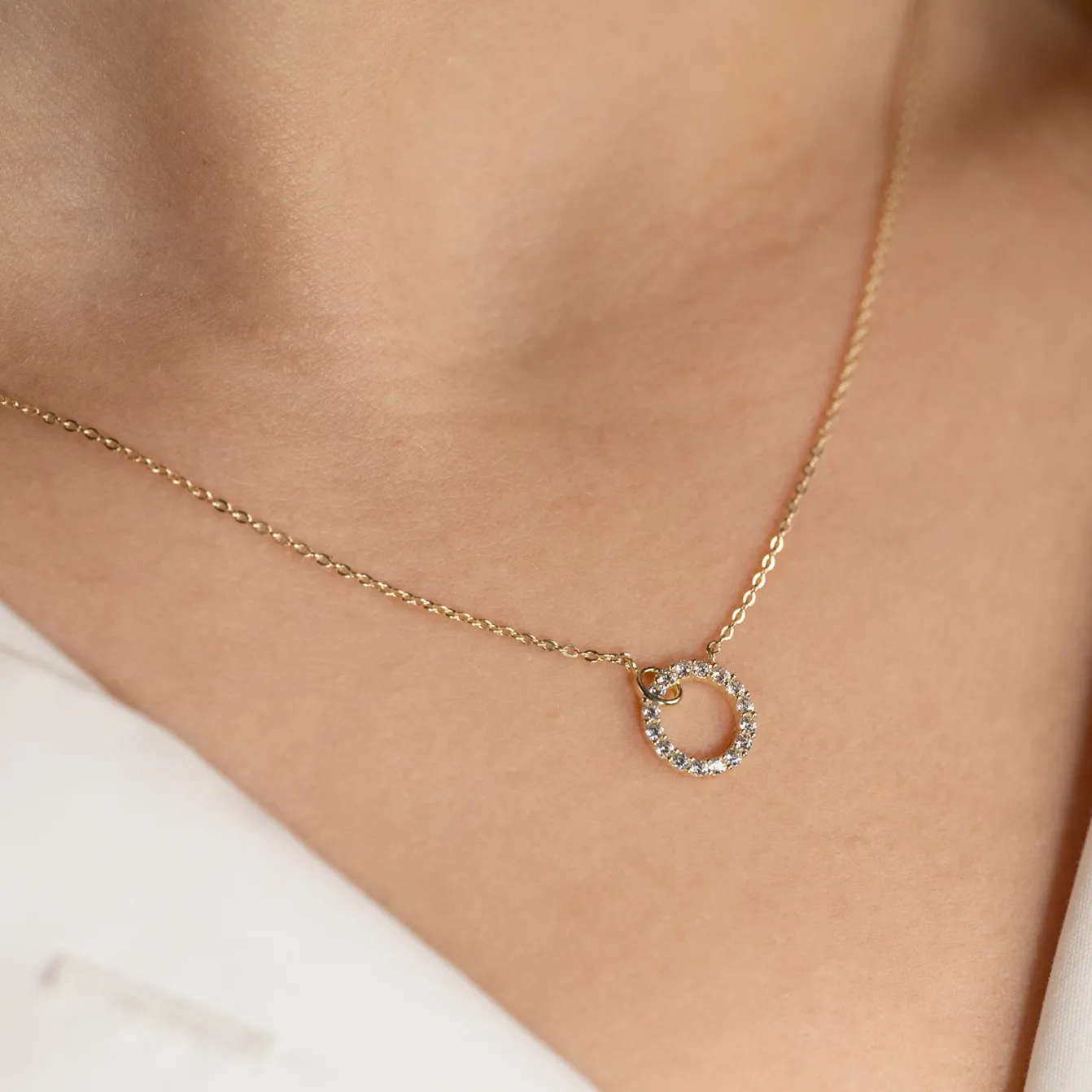 GLORIA CRYSTAL SOLID GOLD NECKLACE