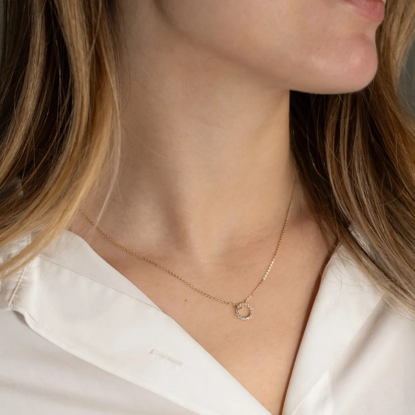 GLORIA CRYSTAL SOLID GOLD NECKLACE