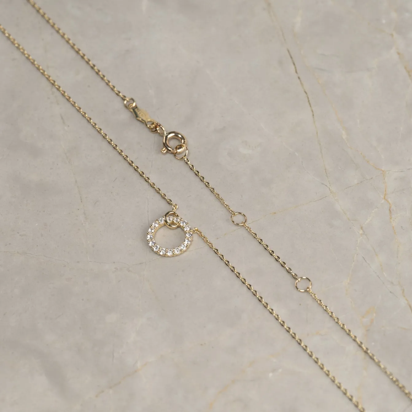 GLORIA CRYSTAL SOLID GOLD NECKLACE