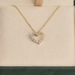 GRADUATING CURVED HEART DIAMOND PENDANT - 0.45ct - YG