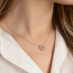 GRADUATING CURVED HEART DIAMOND PENDANT - 0.45ct - WG