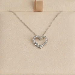 GRADUATING CURVED HEART DIAMOND PENDANT - 0.45ct - WG