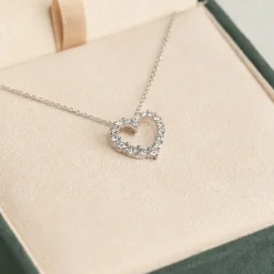 GRADUATING CURVED HEART DIAMOND PENDANT - 0.45ct - WG