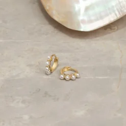GUDNARE MINI PEARL SOLID GOLD EARRING