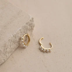 GUDNARE SMALL PEARL SOLID GOLD EARRING
