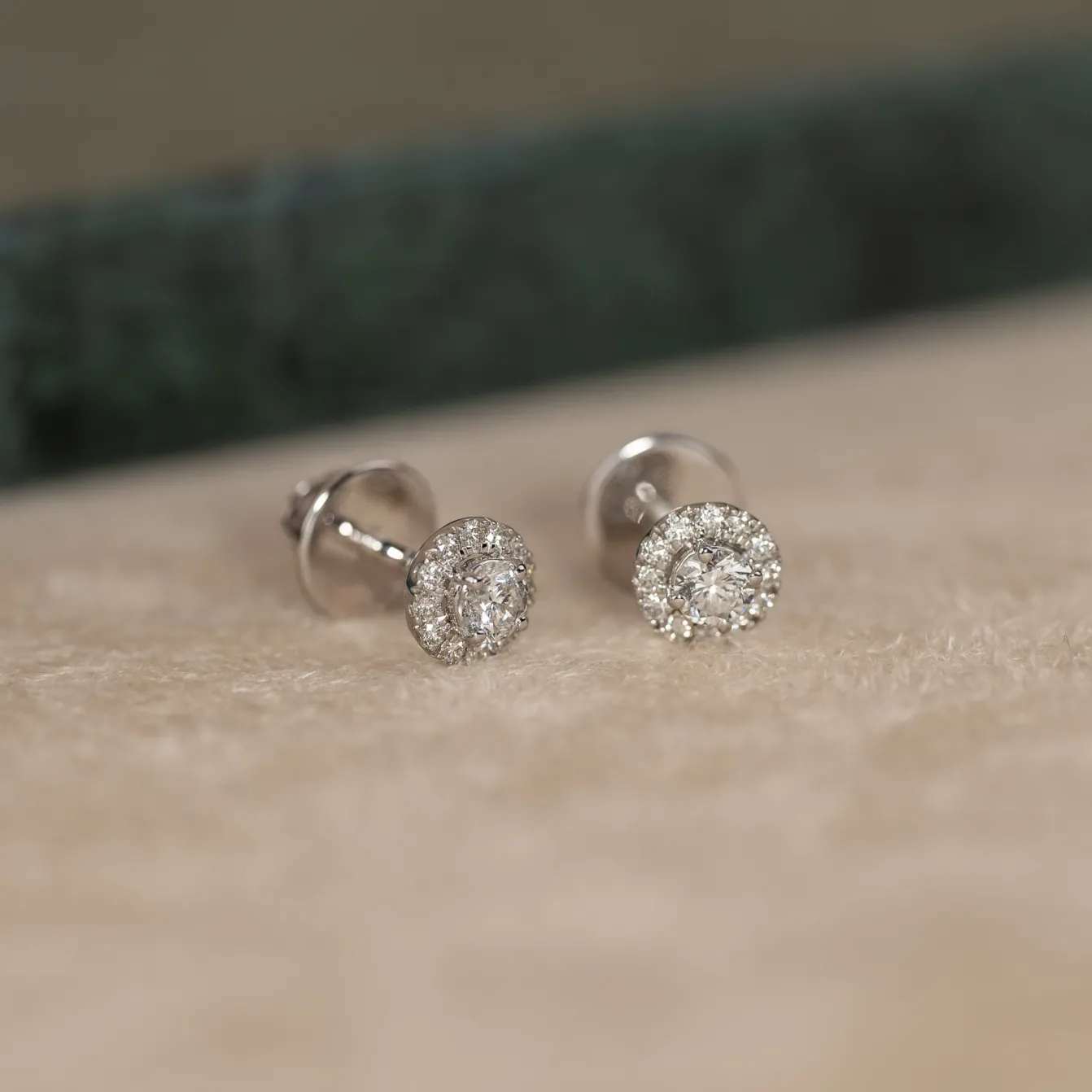 HALO DIAMOND STUD EARRING - 0.5ct - WG