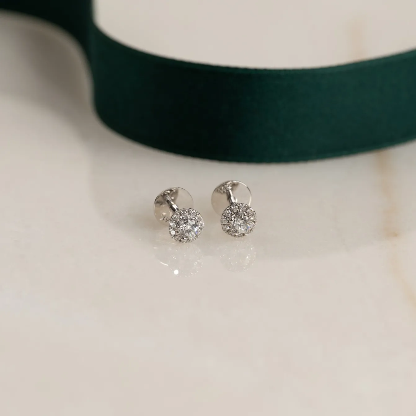 HALO DIAMOND STUD EARRING - 0.33ct - WG