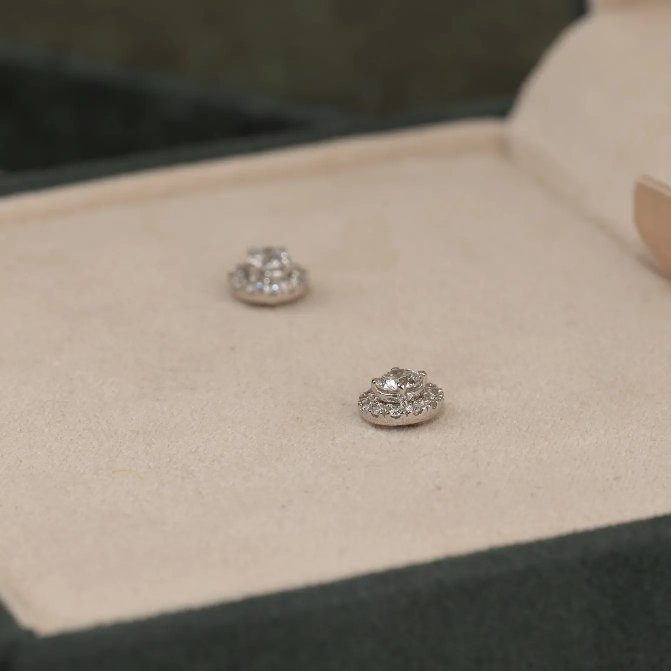 HALO DIAMOND STUD EARRING - 0.5ct - WG
