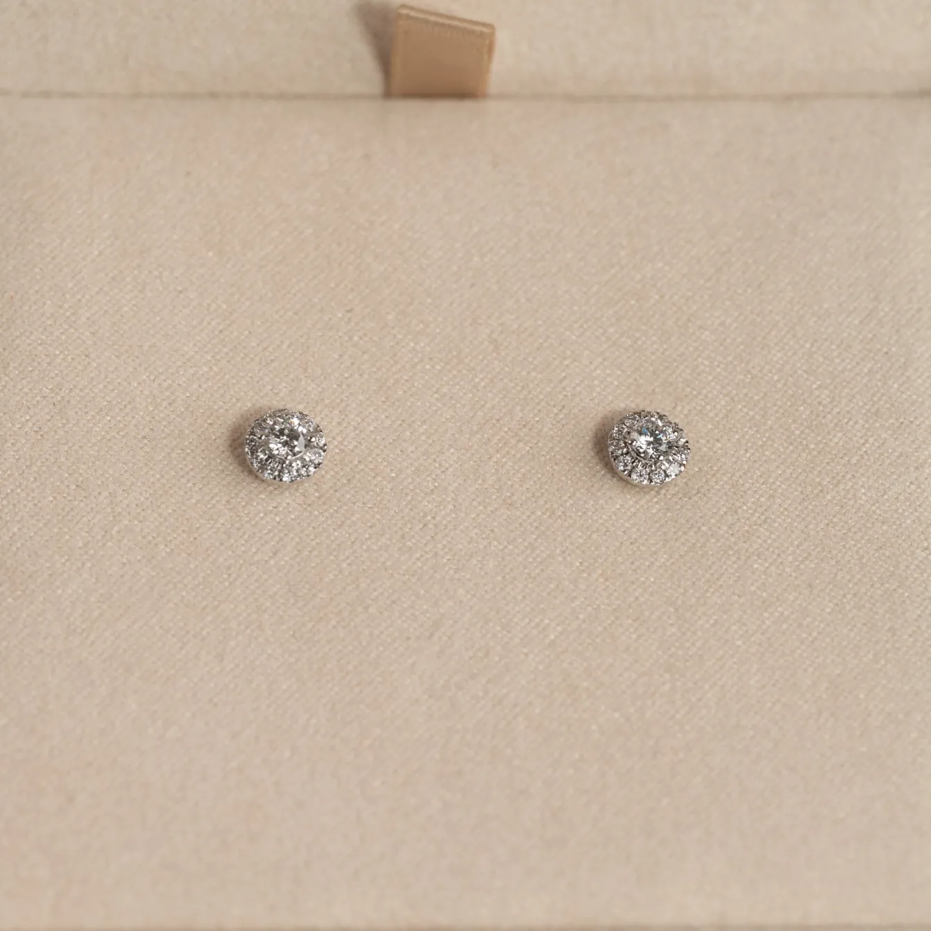 HALO DIAMOND STUD EARRING - 0.33ct - WG