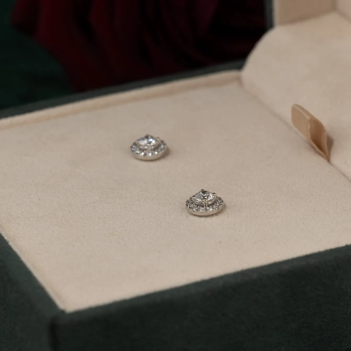 HALO DIAMOND STUD EARRING - 0.65ct - WG