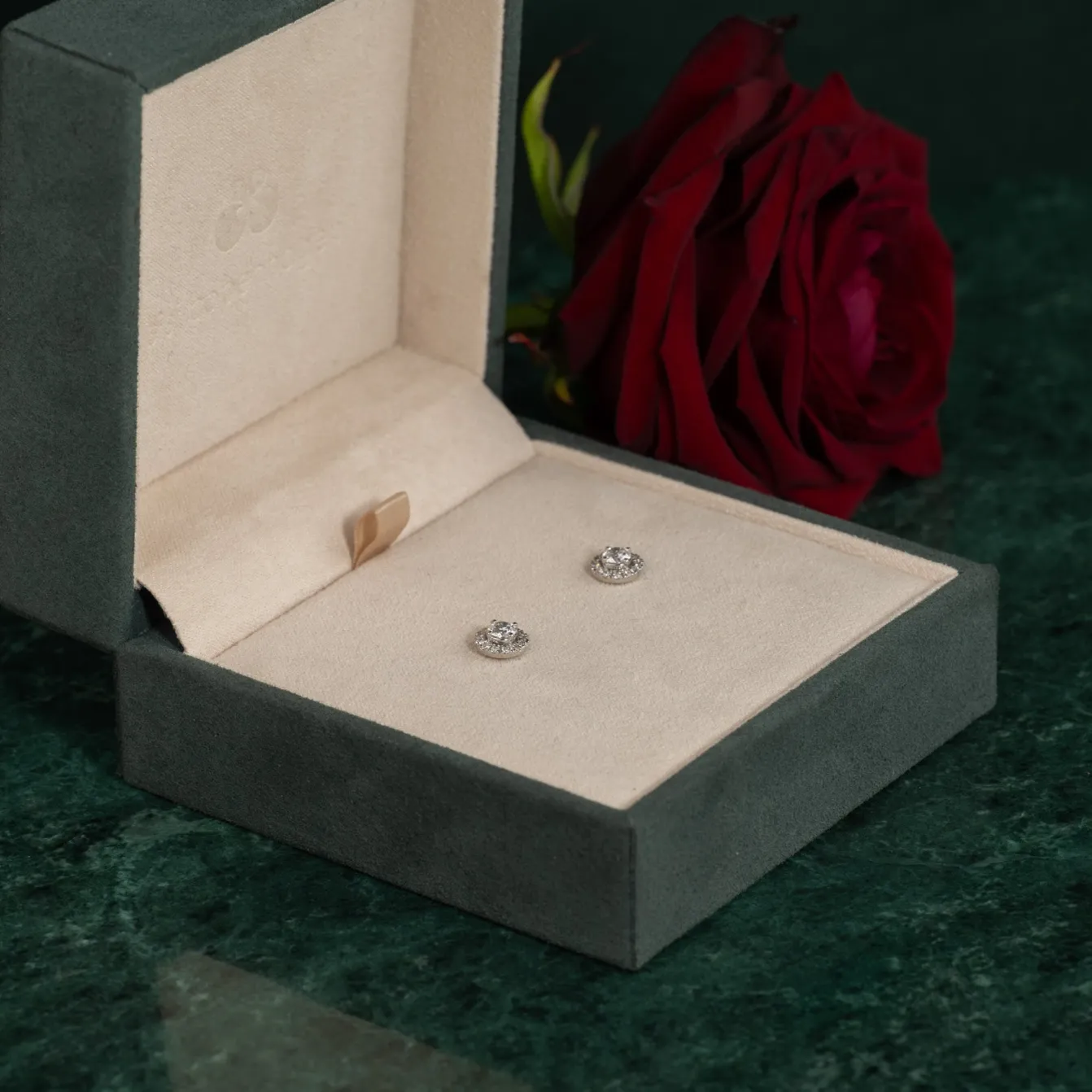 HALO DIAMOND STUD EARRING - 0.65ct - WG