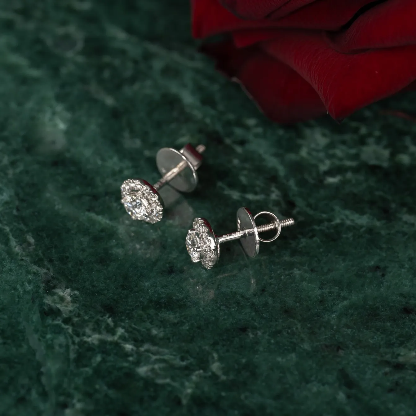 HALO DIAMOND STUD EARRING - 0.65ct - WG
