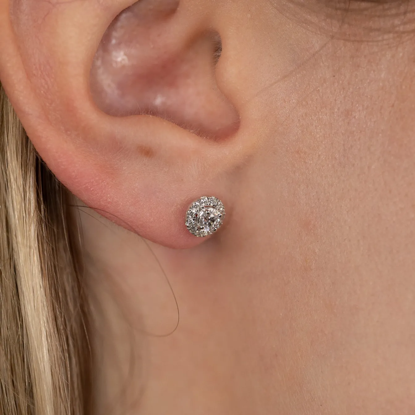 HALO DIAMOND STUD EARRING - 0.5ct - WG