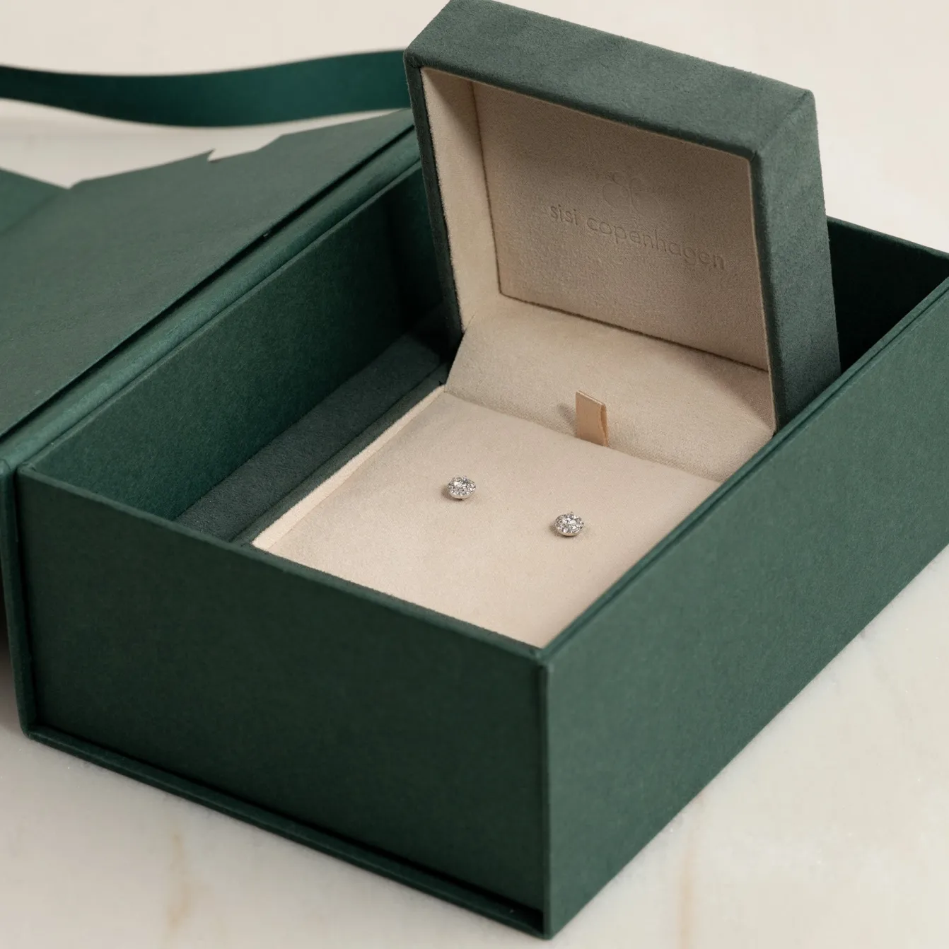 HALO DIAMOND STUD EARRING - 0.33ct - WG