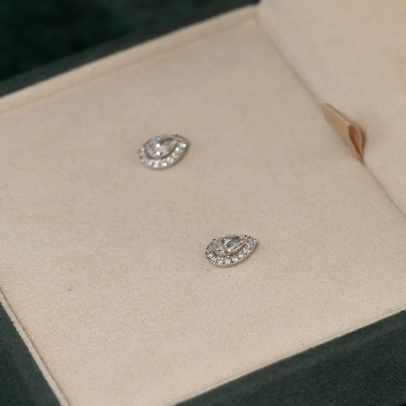 HALO PEAR DIAMOND STUD EARRING - 0.7ct - WG