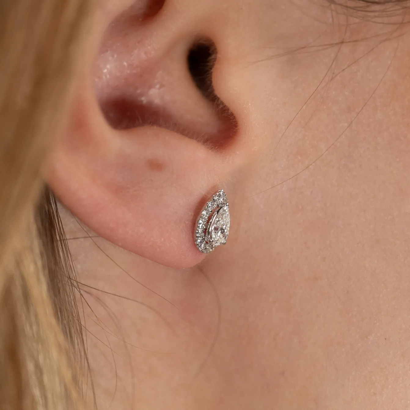 HALO PEAR DIAMOND STUD EARRING - 0.7ct - WG