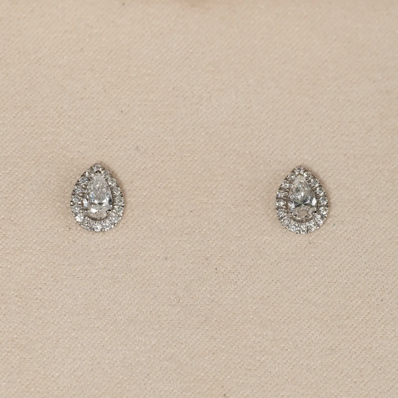 HALO PEAR DIAMOND STUD EARRING - 0.7ct - WG