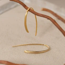 HEDVA GOLDEN CREOL EARRING