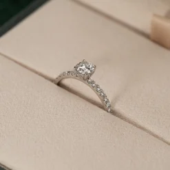 HIDDEN-HALO DIAMOND RING - 0.8ct - WG