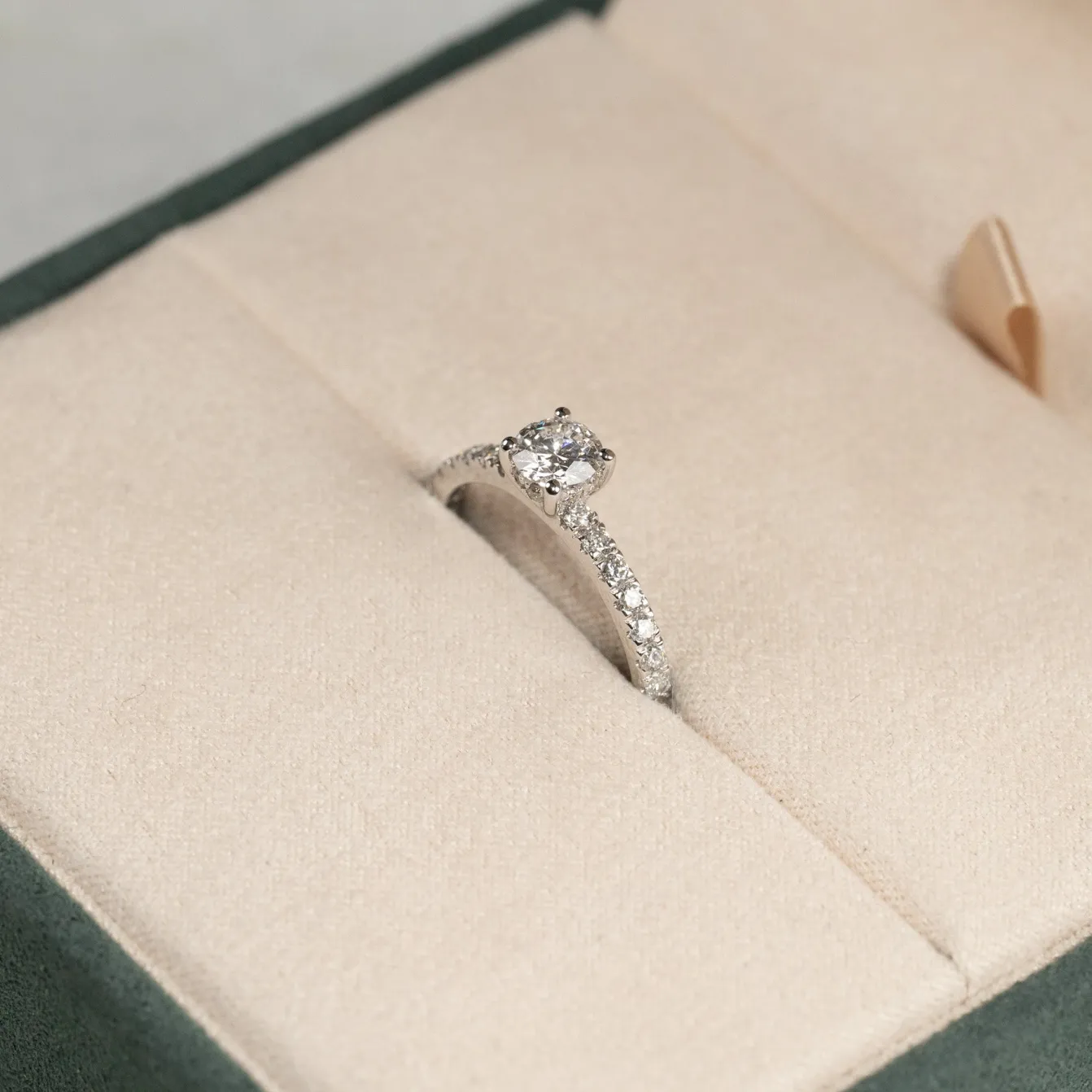 HIDDEN-HALO DIAMOND RING - 1.0ct - WG