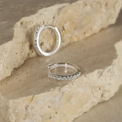 Hoops med sten |  Stella small guld creoler | Sisi Copenhagen