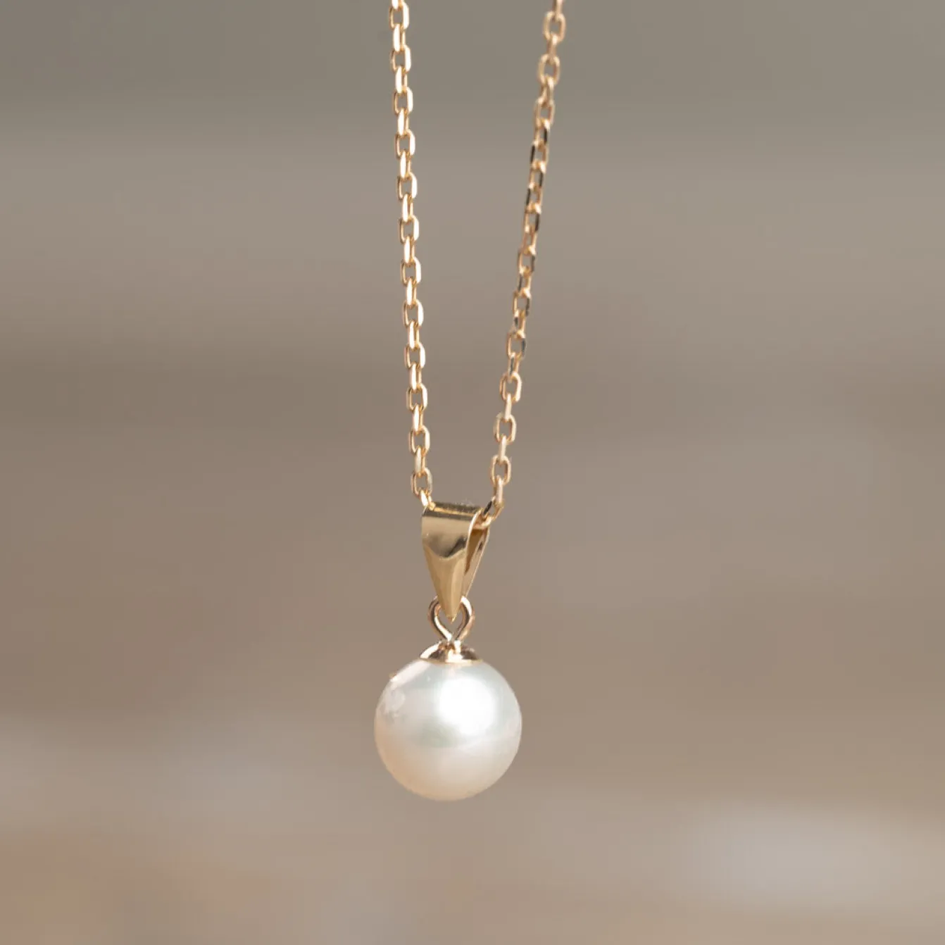 INA PEARL SOLID GOLD PENDANT