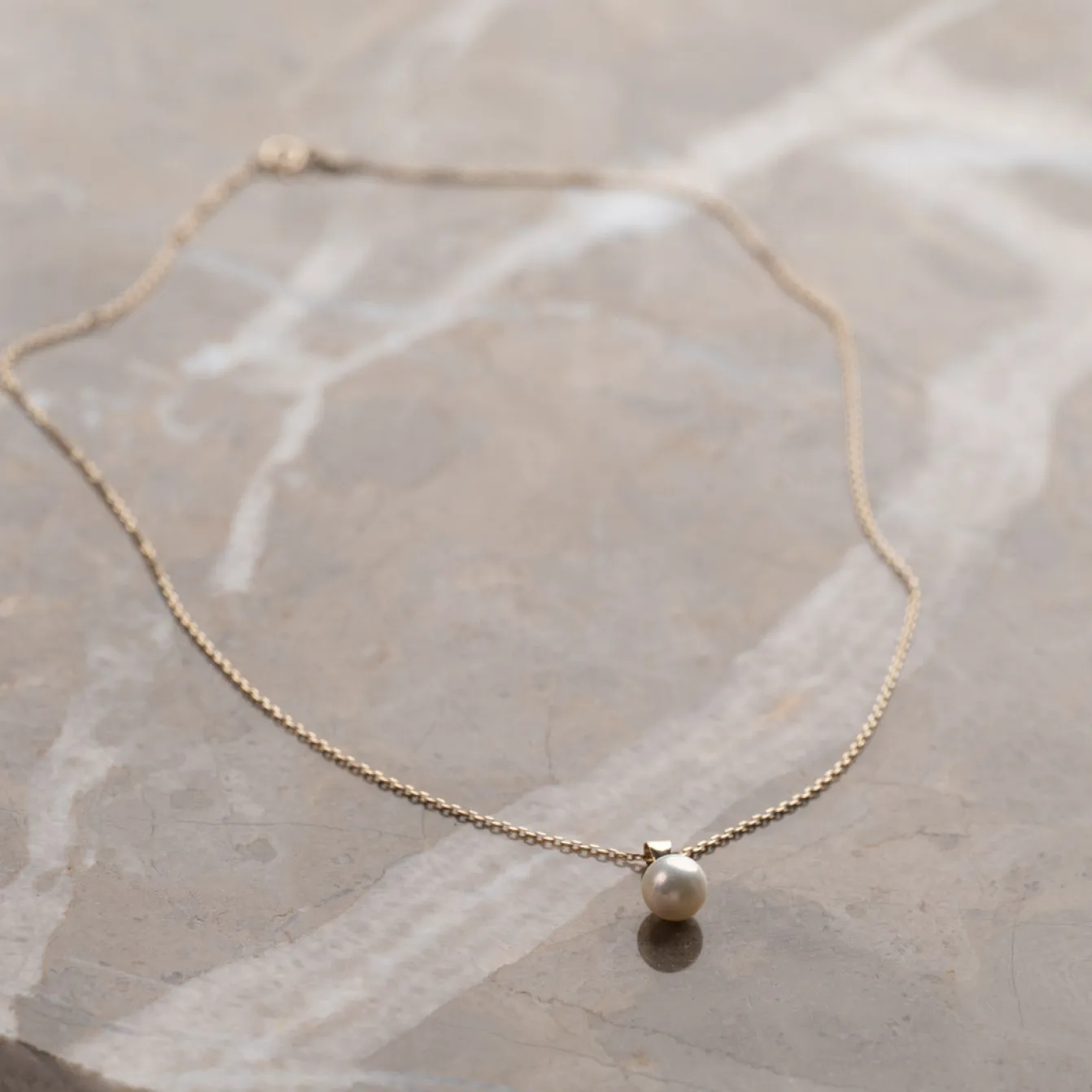 INA PEARL SOLID GOLD PENDANT