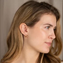 JOHANNE GOLDEN CREOL EARRING - Sisi Copenhagen