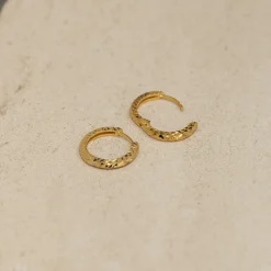 JOHANNE GOLDEN CREOL EARRING - Sisi Copenhagen