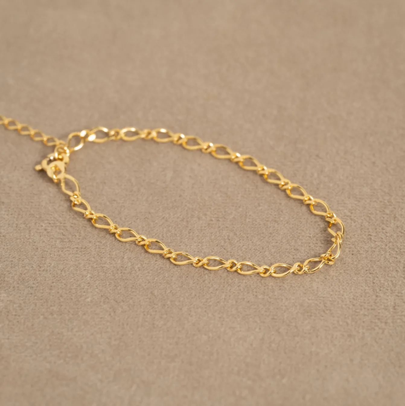 KARLA GOLDEN BRACELET