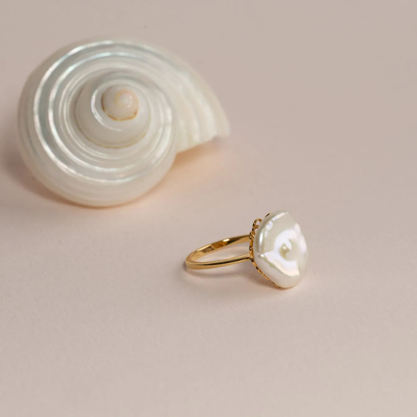 KARYN PEARL GOLDEN RING