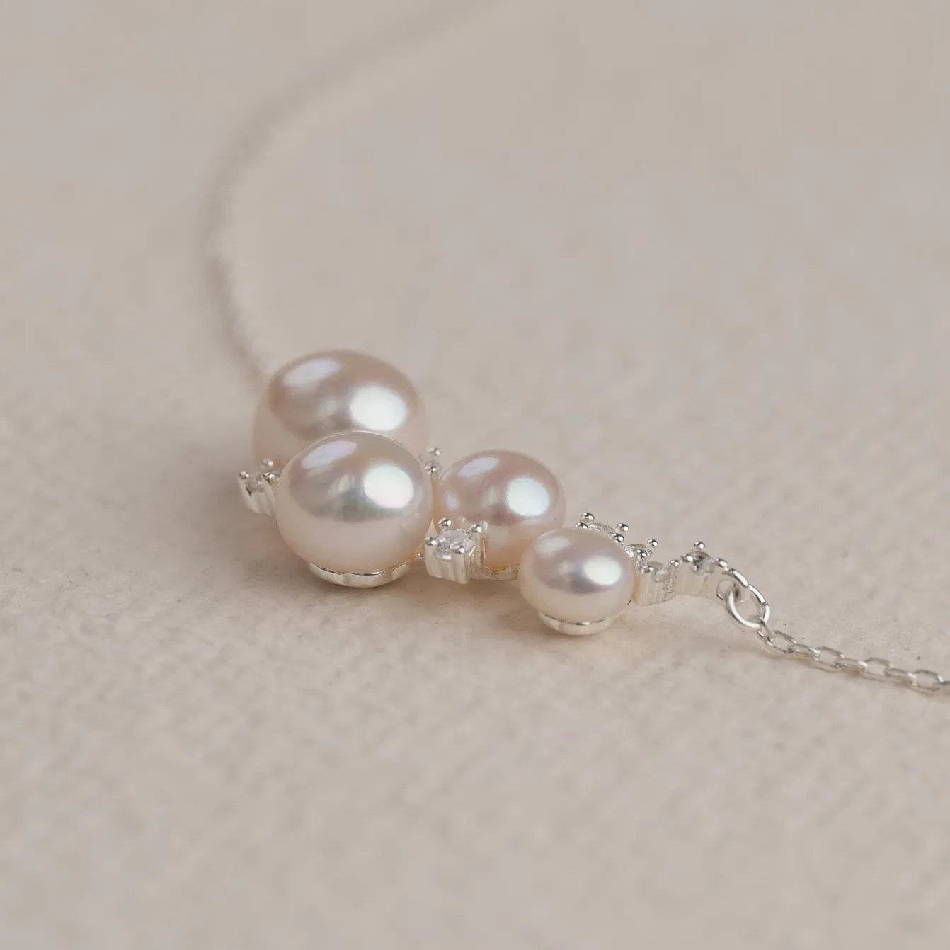 KELLY PEARL SILVER NECKLACE