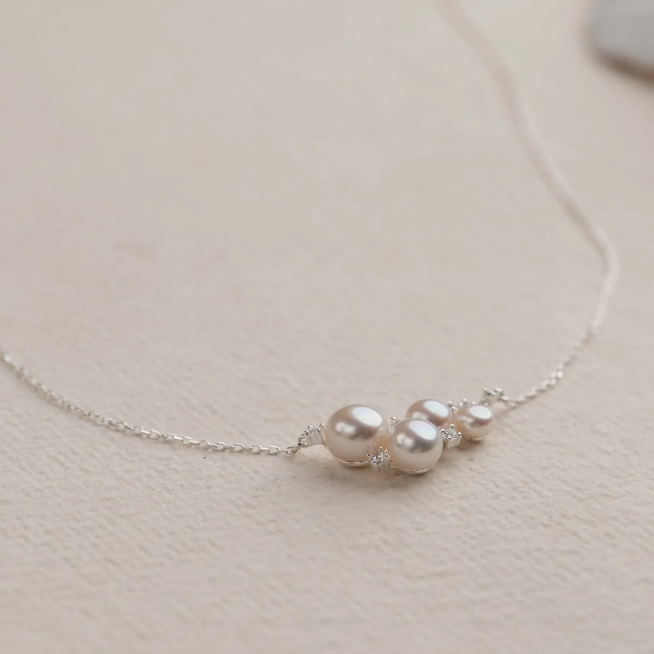 KELLY PEARL SILVER NECKLACE
