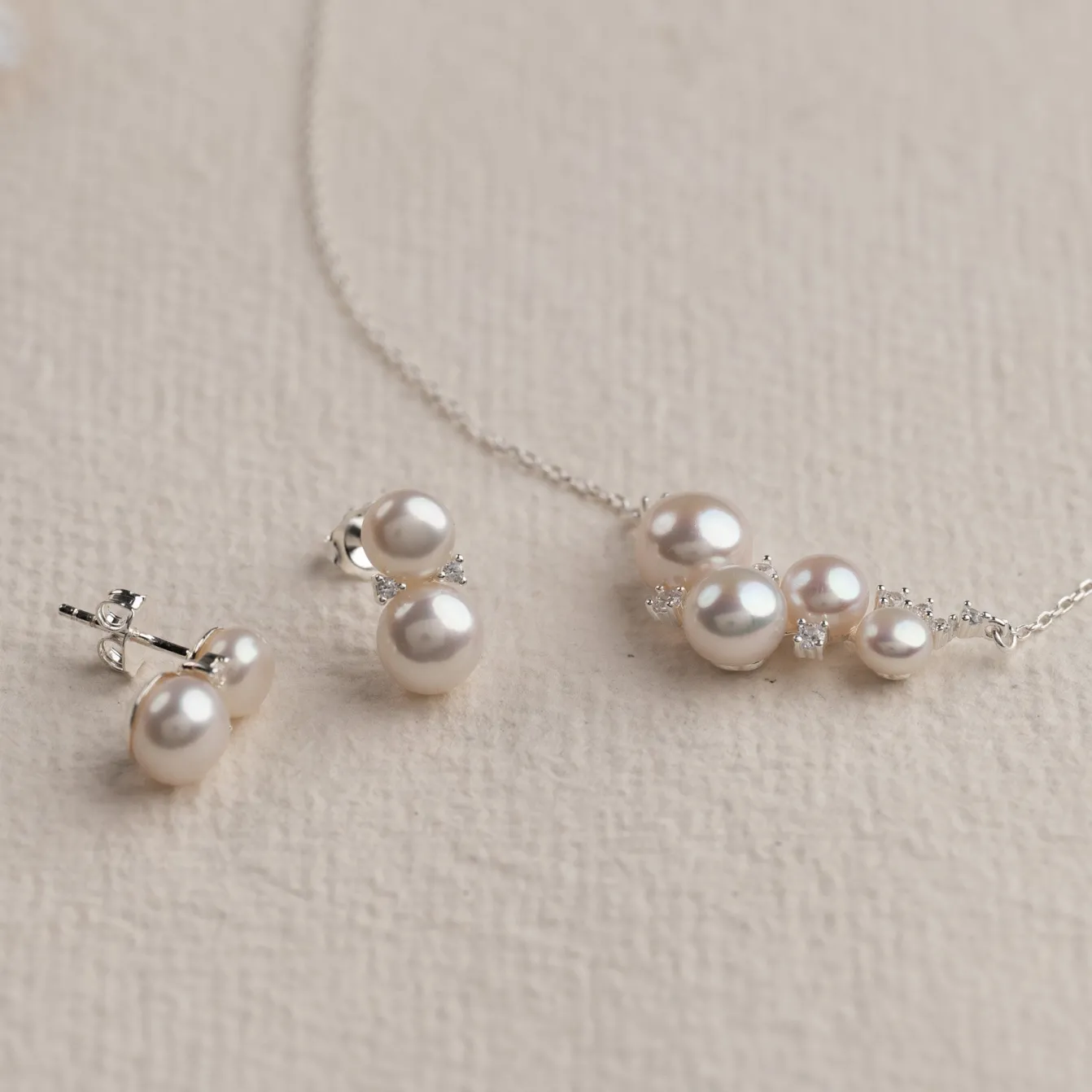 KELLY PEARL SILVER NECKLACE
