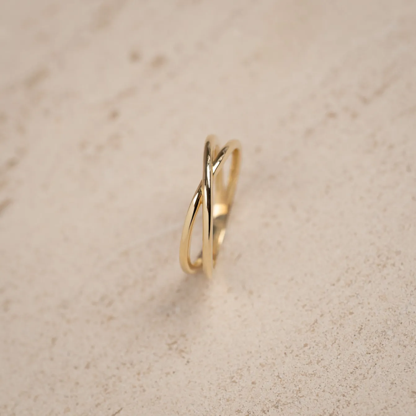 LARISSA SOLID GOLD RING