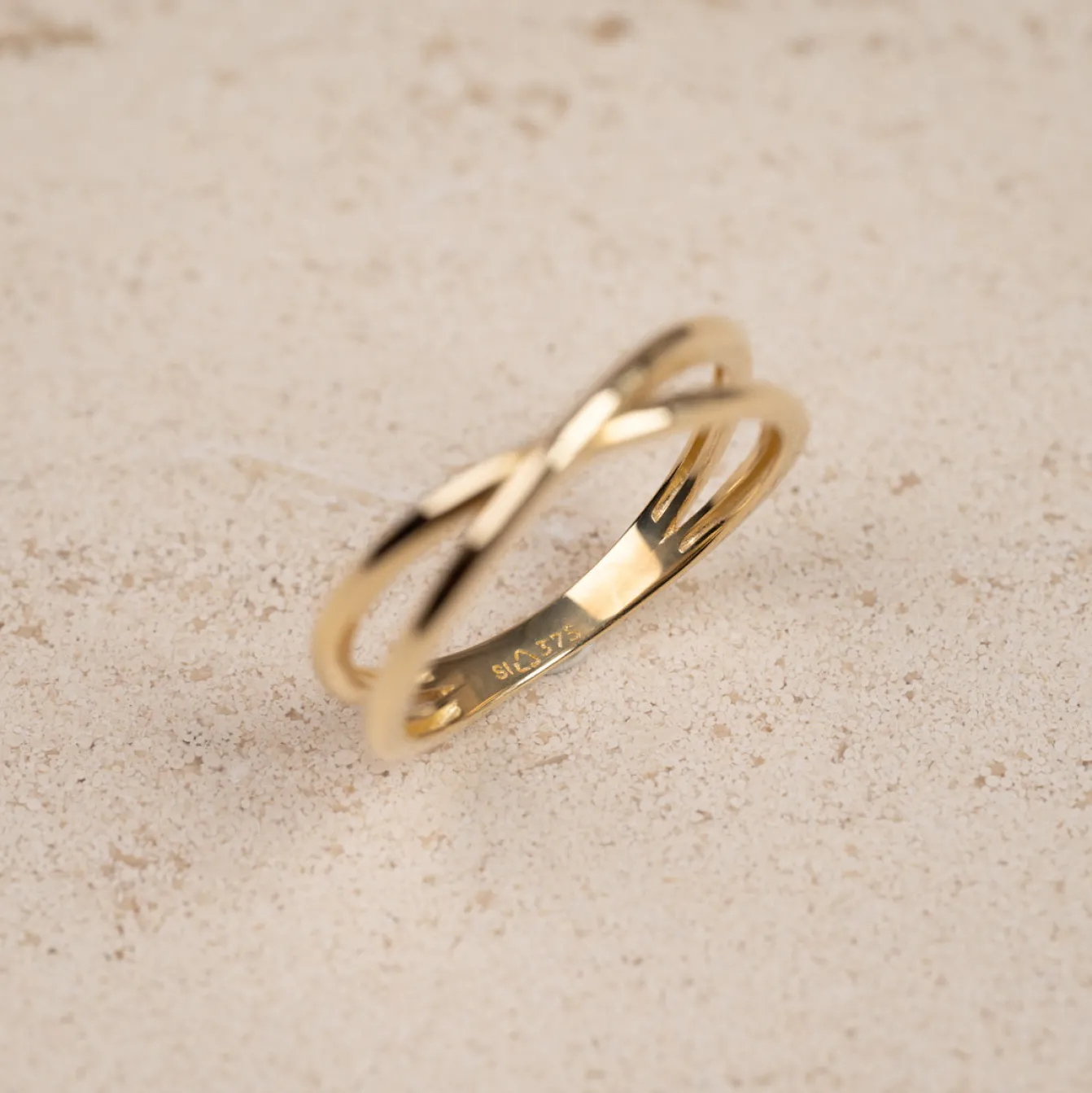 LARISSA SOLID GOLD RING