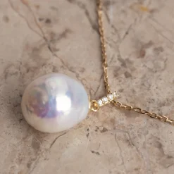 LAURINE PEARL SOLID GOLD PENDANT