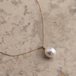 LAURINE PEARL SOLID GOLD PENDANT