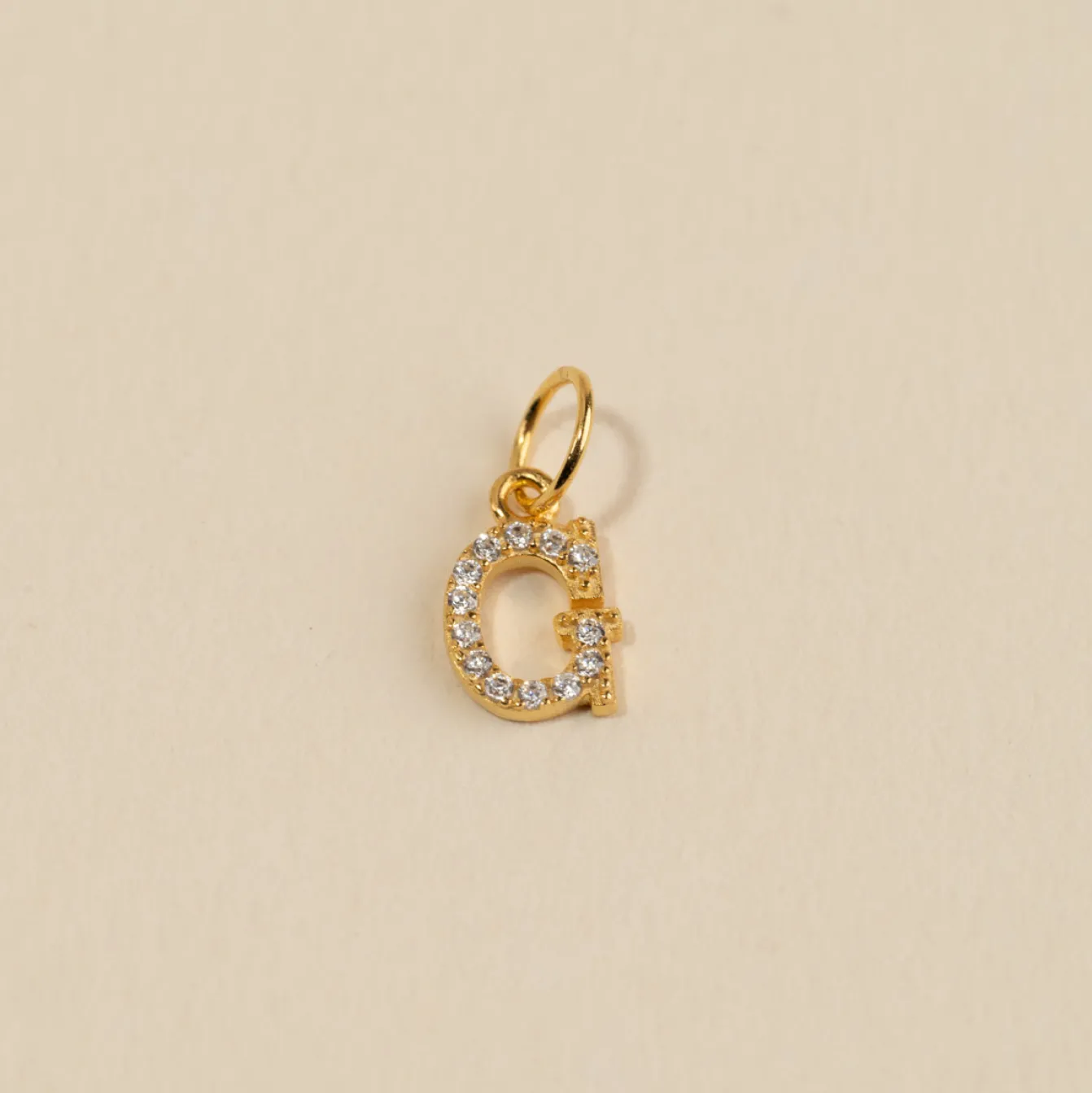 LETTER CRYSTAL GOLDEN PENDANT