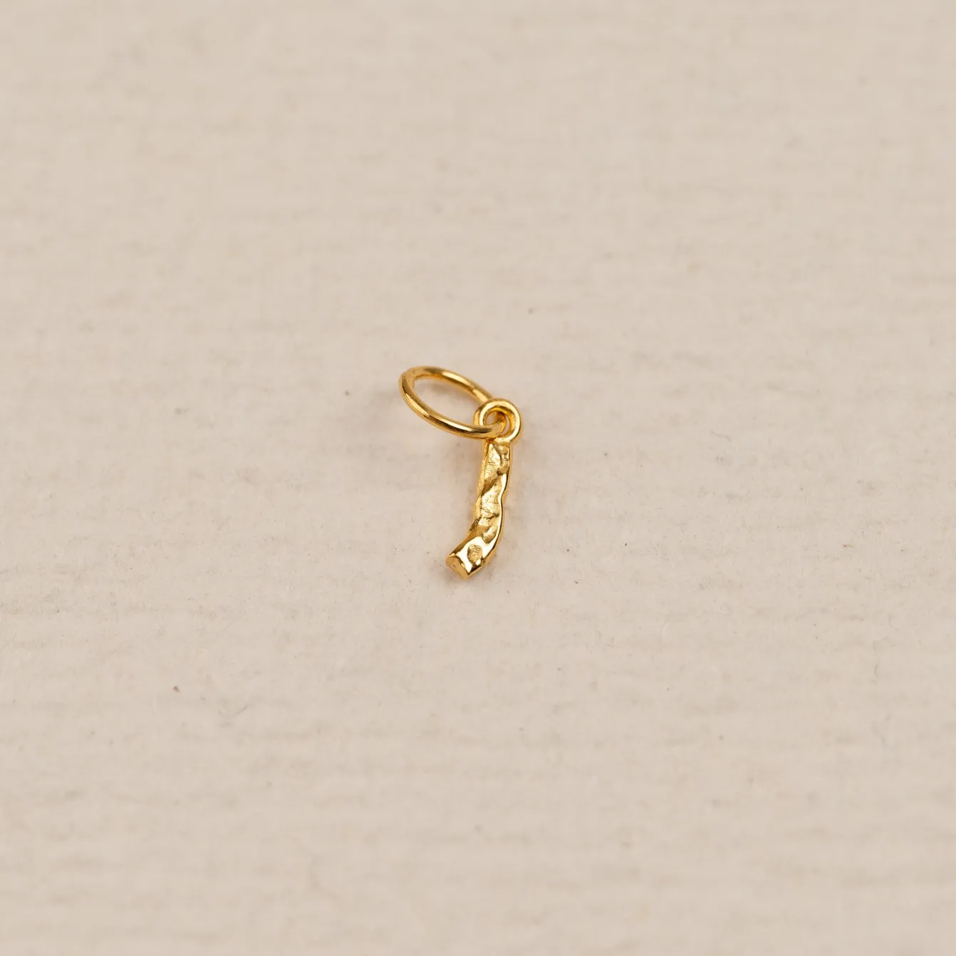 LETTER MOLTEN GOLDEN PENDANT