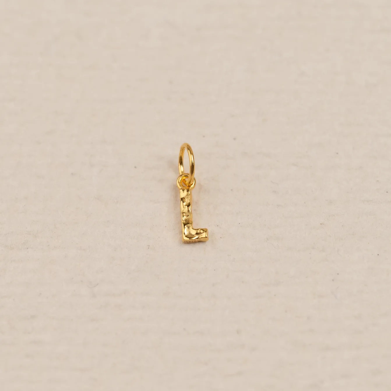 LETTER MOLTEN GOLDEN PENDANT
