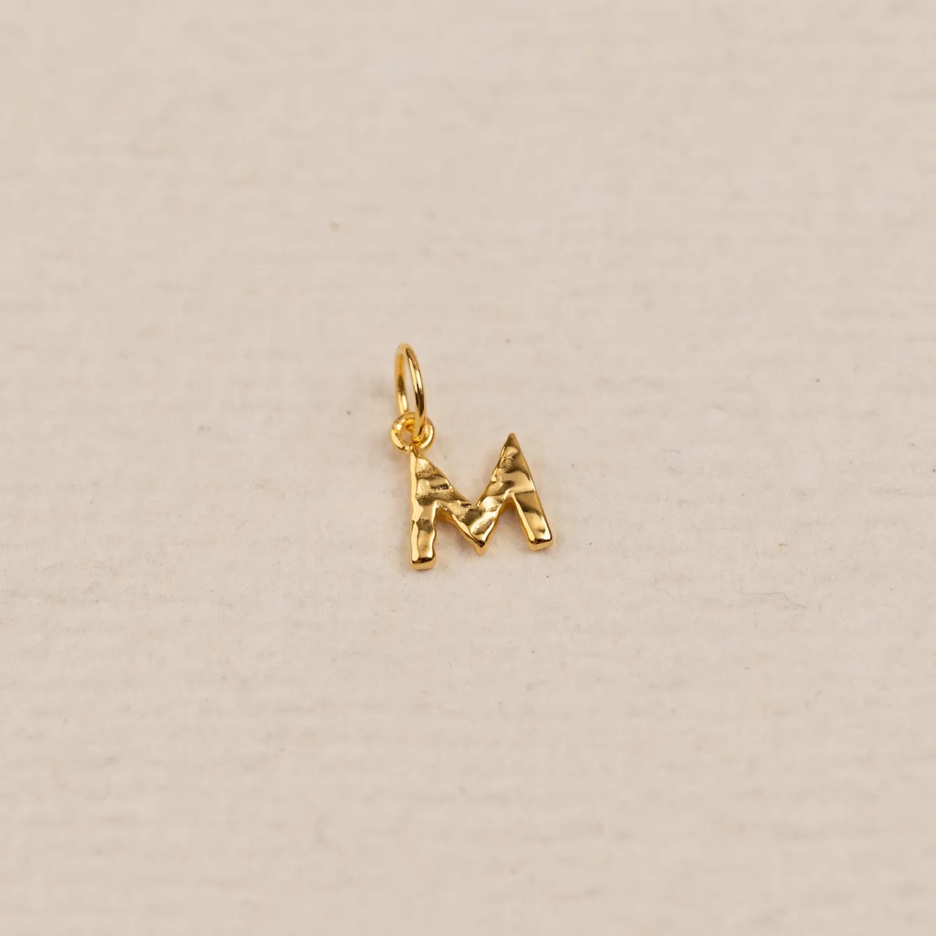 LETTER MOLTEN GOLDEN PENDANT