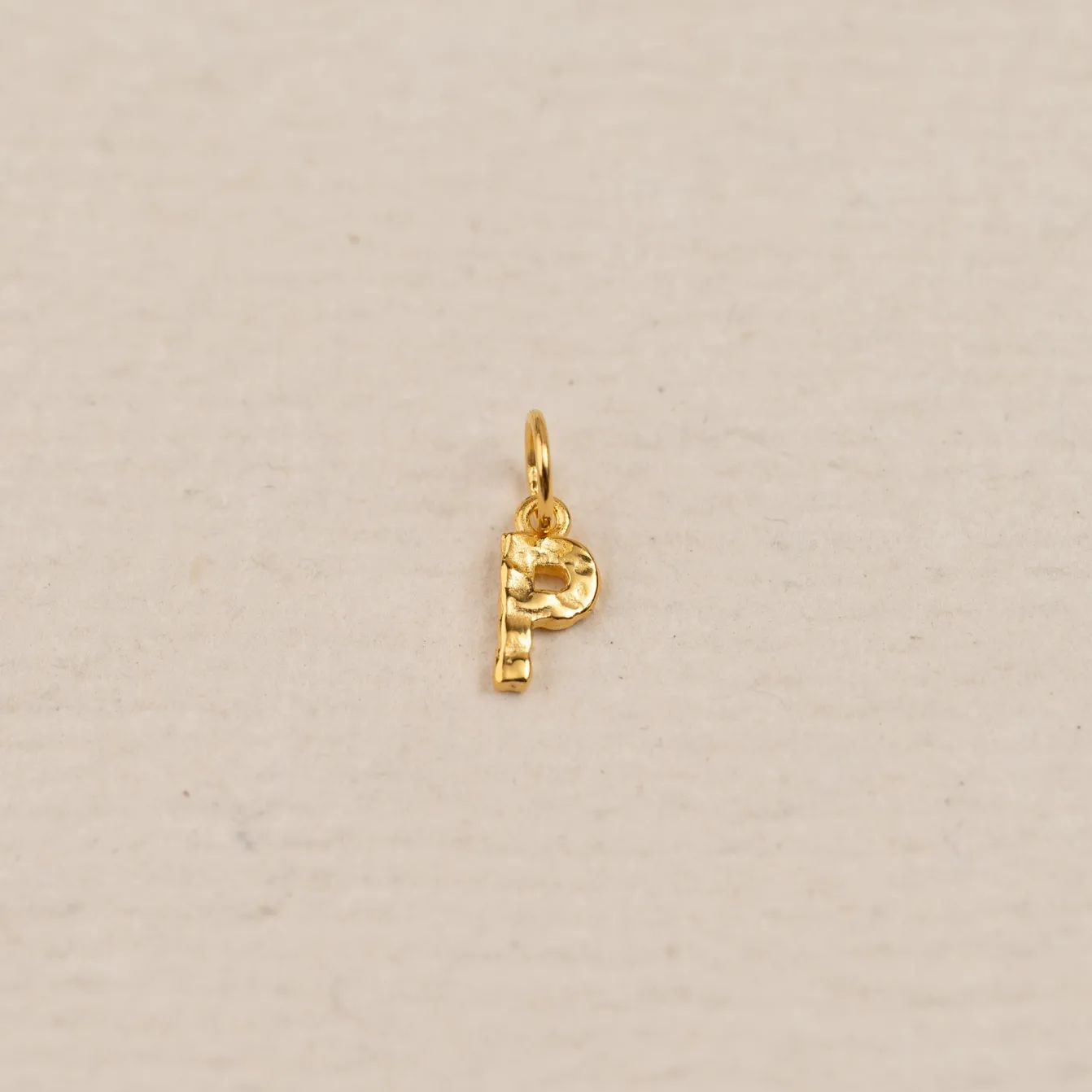 LETTER MOLTEN GOLDEN PENDANT