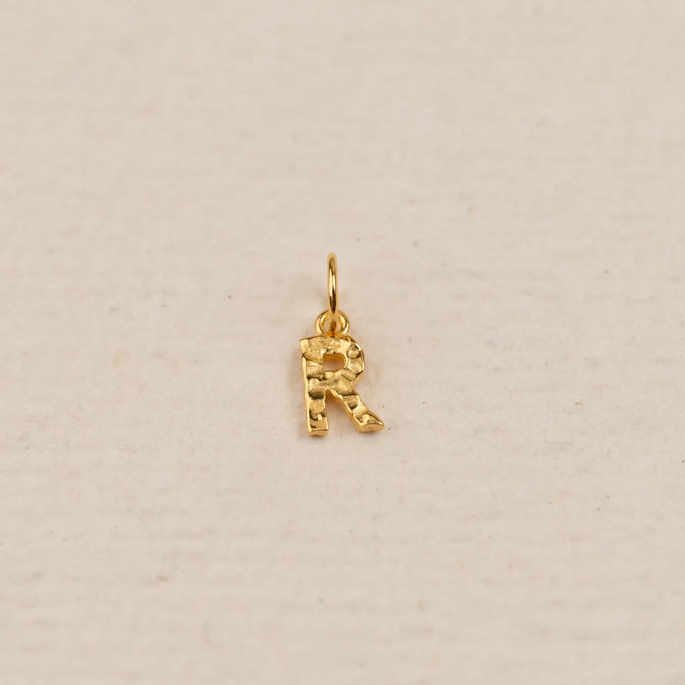 LETTER MOLTEN GOLDEN PENDANT