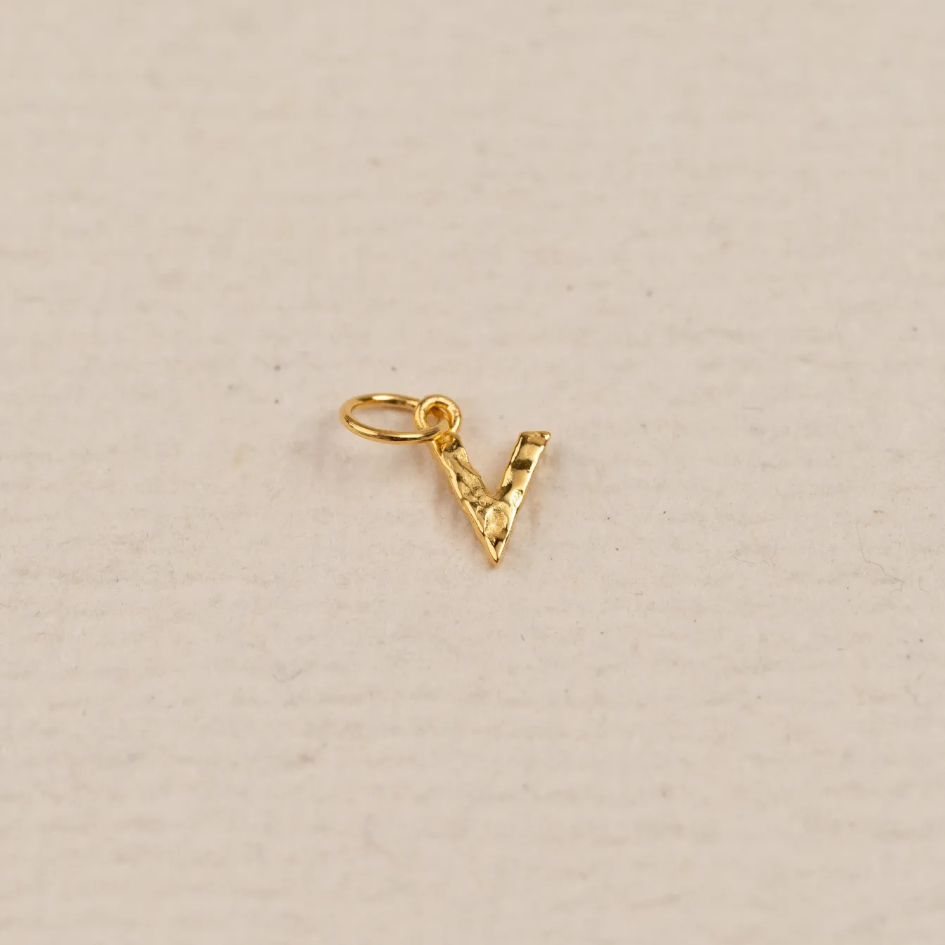LETTER MOLTEN GOLDEN PENDANT