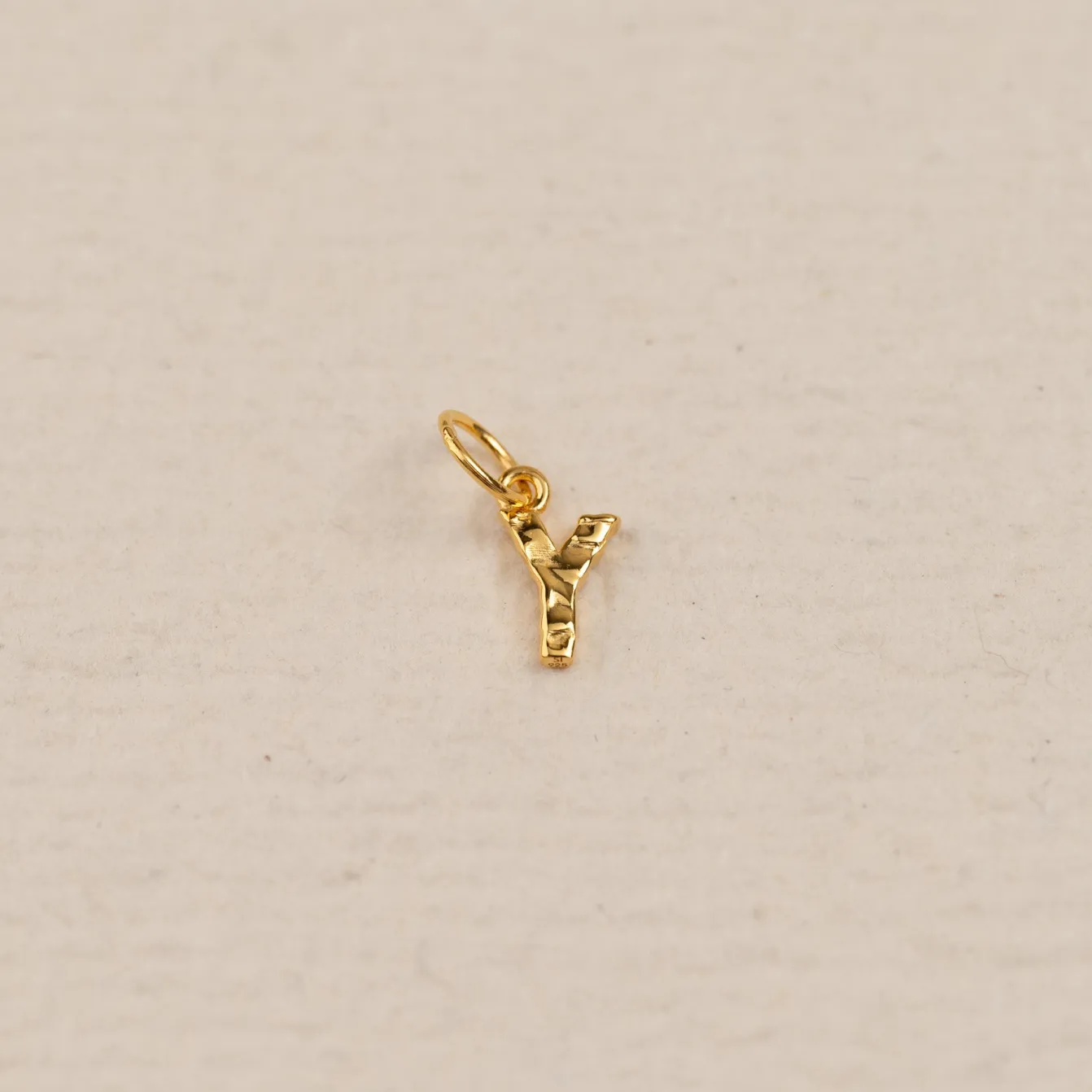LETTER MOLTEN GOLDEN PENDANT