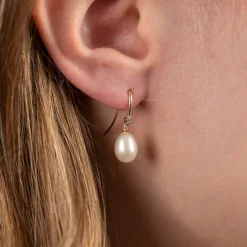 LILIBET PEARL CRYSTAL SOLID GOLD HOOK EARRING - Sisi Copenhagen