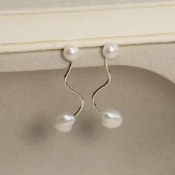 LINA PEARL SILVER EARRING