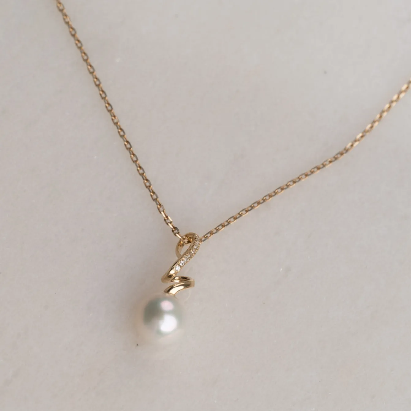 LORA PEARL DIAMOND SOLID GOLD PENDANT
